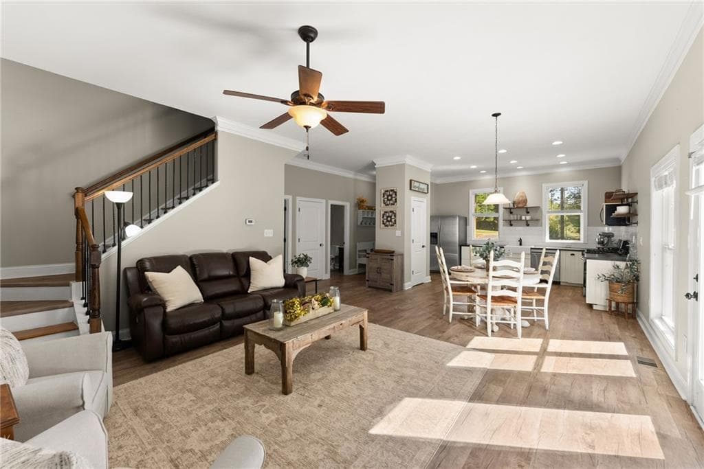 3 bedroom, 3 bathroom, 2,400 sq ft single family residence for sale at 5256 Cantrell Circle, Cumming, GA 30041 — photo 4