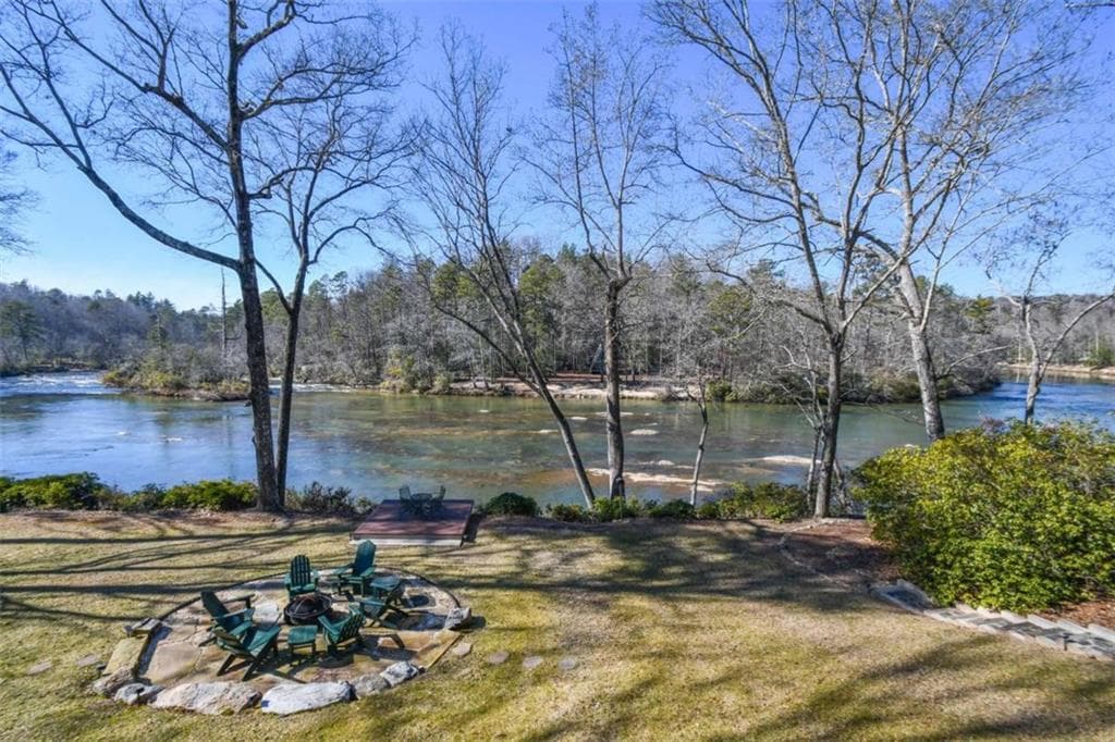 4 bedroom, 3 bathroom, 3,269 sq ft single family residence for sale at 1207 Old River Road, Cornelia, GA 30531 — photo 3