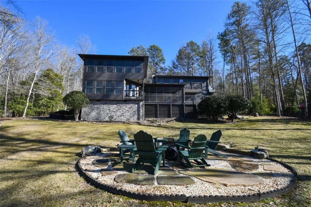 4 bedroom, 3 bathroom, 3,269 sq ft single family residence for sale at 1207 Old River Road, Cornelia, GA 30531 — photo 5