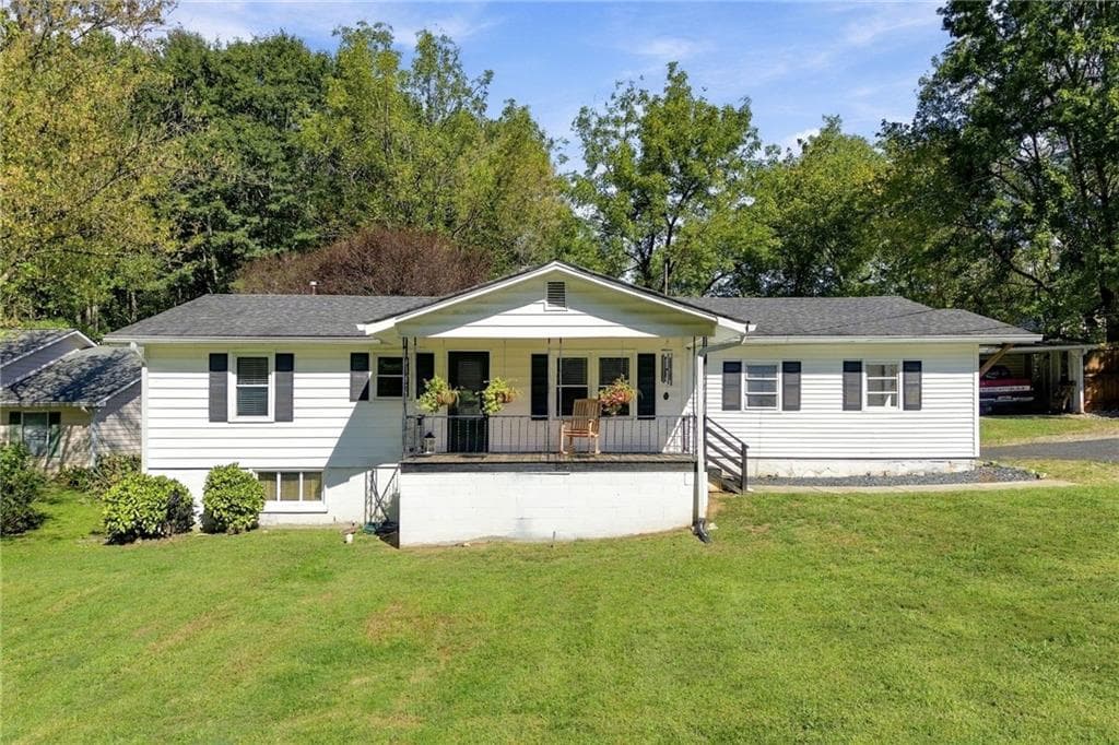 3 bedroom, 2 bathroom, 1,189 sq ft single family residence for sale at 43 Bell Avenue, Jasper, GA 30143 — photo 2