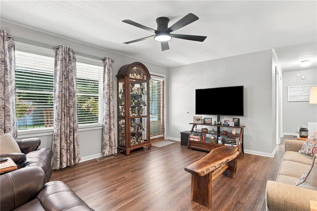 3 bedroom, 2 bathroom, 1,189 sq ft single family residence for sale at 43 Bell Avenue, Jasper, GA 30143 — photo 3