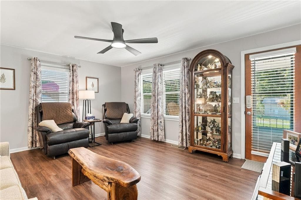 3 bedroom, 2 bathroom, 1,189 sq ft single family residence for sale at 43 Bell Avenue, Jasper, GA 30143 — photo 4