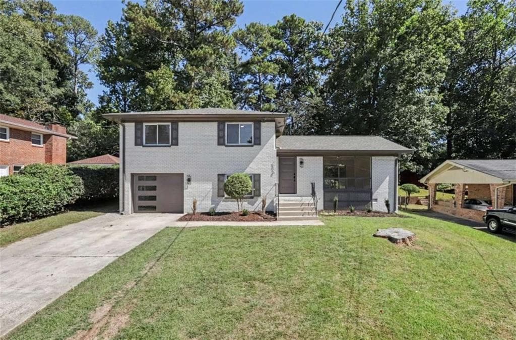 3 bedroom, 2 bathroom, 2,122 sq ft single family residence for sale at 3018 Thrasher Circle, Decatur, GA 30032 — photo 2