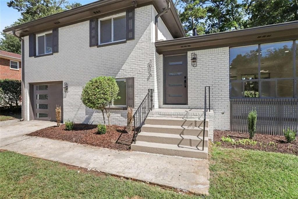 3 bedroom, 2 bathroom, 2,122 sq ft single family residence for sale at 3018 Thrasher Circle, Decatur, GA 30032 — photo 5