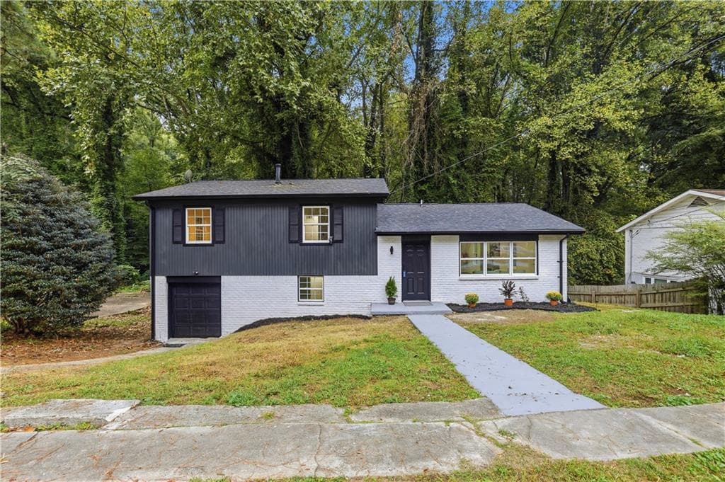 4 bedroom, 3 bathroom, 1,742 sq ft single family residence for sale at 316 Argus Circle, Atlanta, GA 30331 — photo 1 of 43