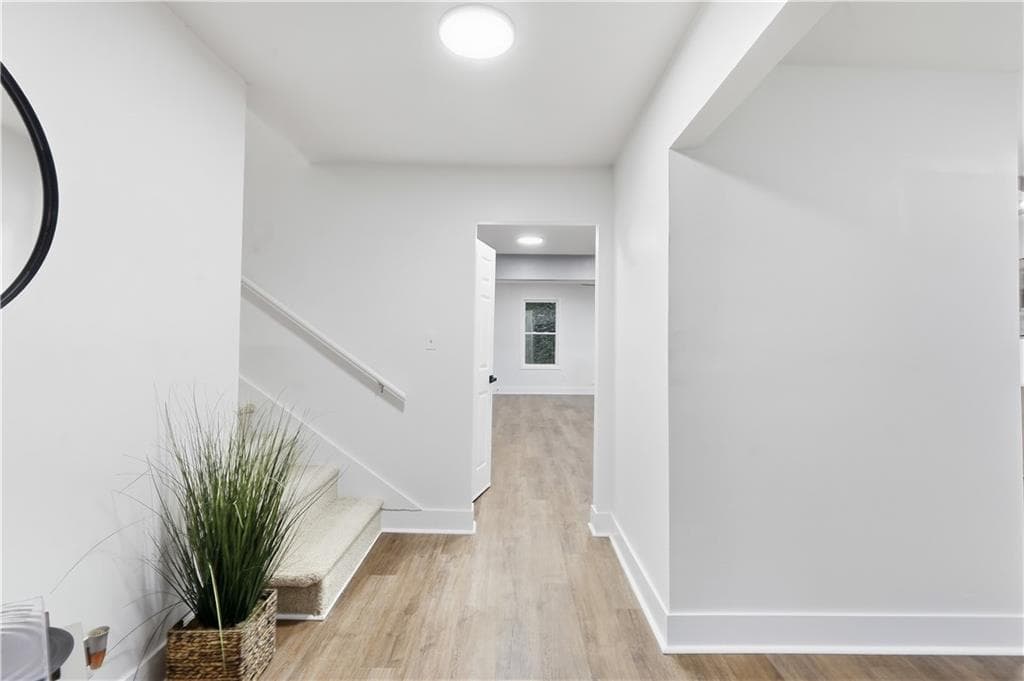 4 bedroom, 3 bathroom, 1,742 sq ft single family residence for sale at 316 Argus Circle, Atlanta, GA 30331 — photo 5