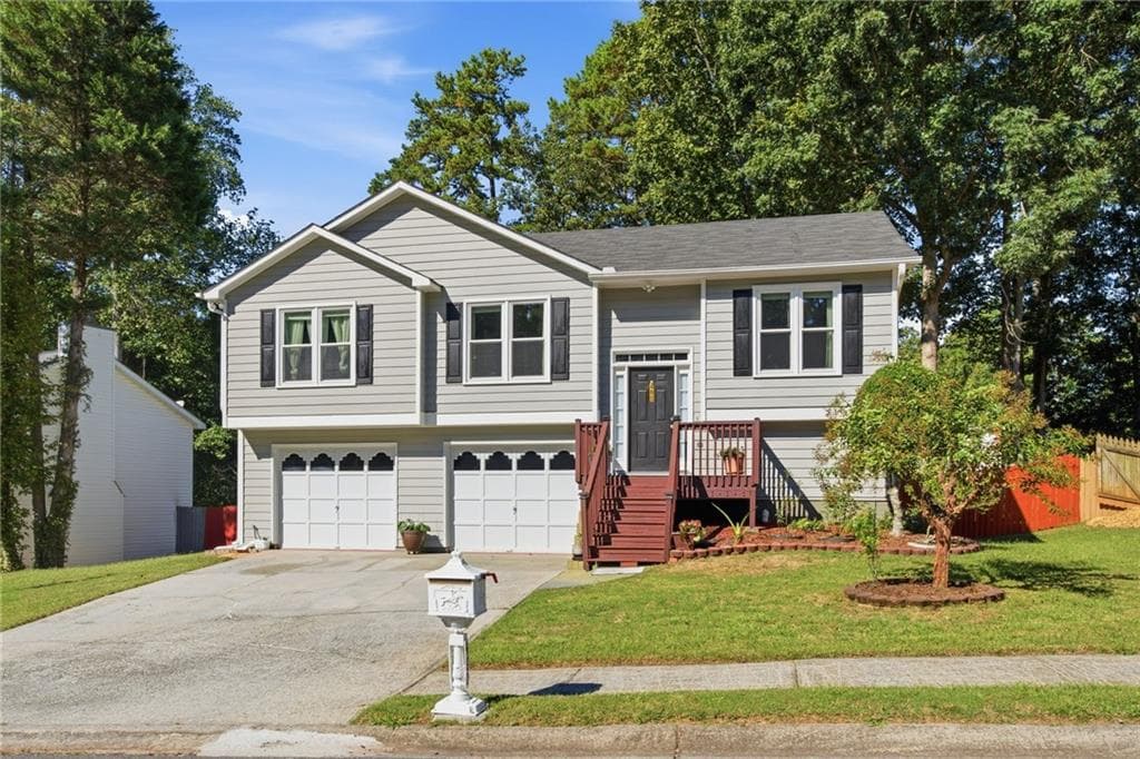 3 bedroom, 2 bathroom, 1,682 sq ft single family residence for sale at 480 Saddle Shoals Drive, Lawrenceville, GA 30046 — photo 2