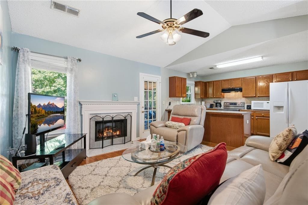 3 bedroom, 2 bathroom, 1,682 sq ft single family residence for sale at 480 Saddle Shoals Drive, Lawrenceville, GA 30046 — photo 9
