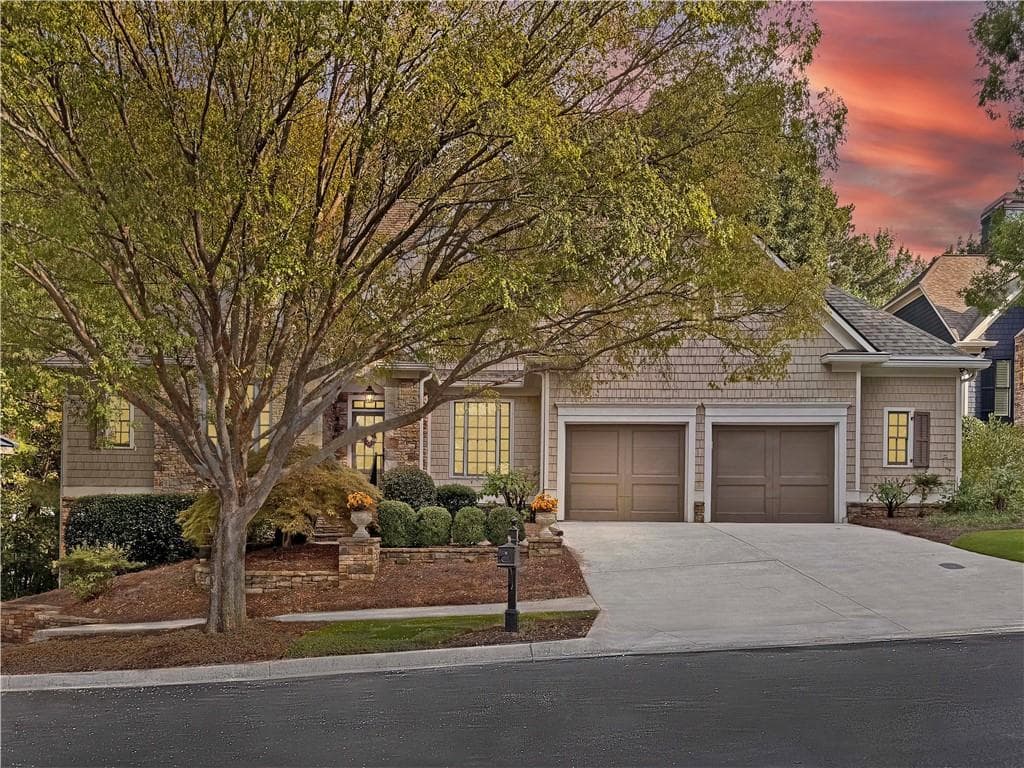 4 bedroom, 4 bathroom, 5,370 sq ft single family residence for sale at 2940 Woodvale Court, Alpharetta, GA 30022 — photo 3