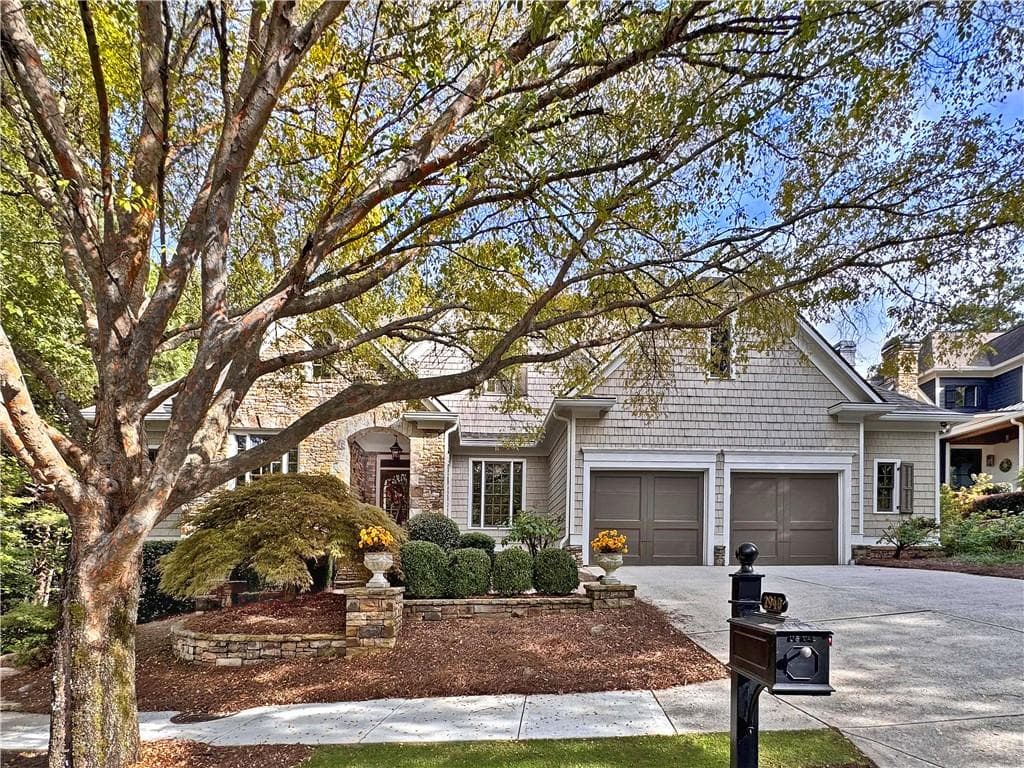 4 bedroom, 4 bathroom, 5,370 sq ft single family residence for sale at 2940 Woodvale Court, Alpharetta, GA 30022 — photo 2