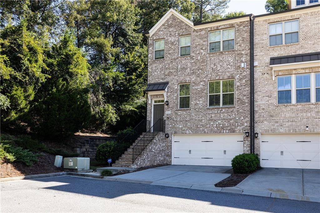 4 bedroom, 4 bathroom, 2,248 sq ft townhouse for rent at 3163 Rutter Drive 31, Atlanta, GA 30345 for $4,000 a month — photo 2