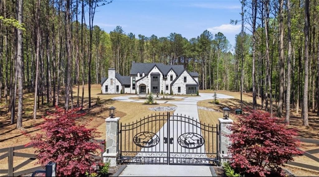 6 bedroom, 5 bathroom, 7,125 sq ft single family residence for sale at 1315 Sandy Creek Road, Tyrone, GA 30290 — photo 2