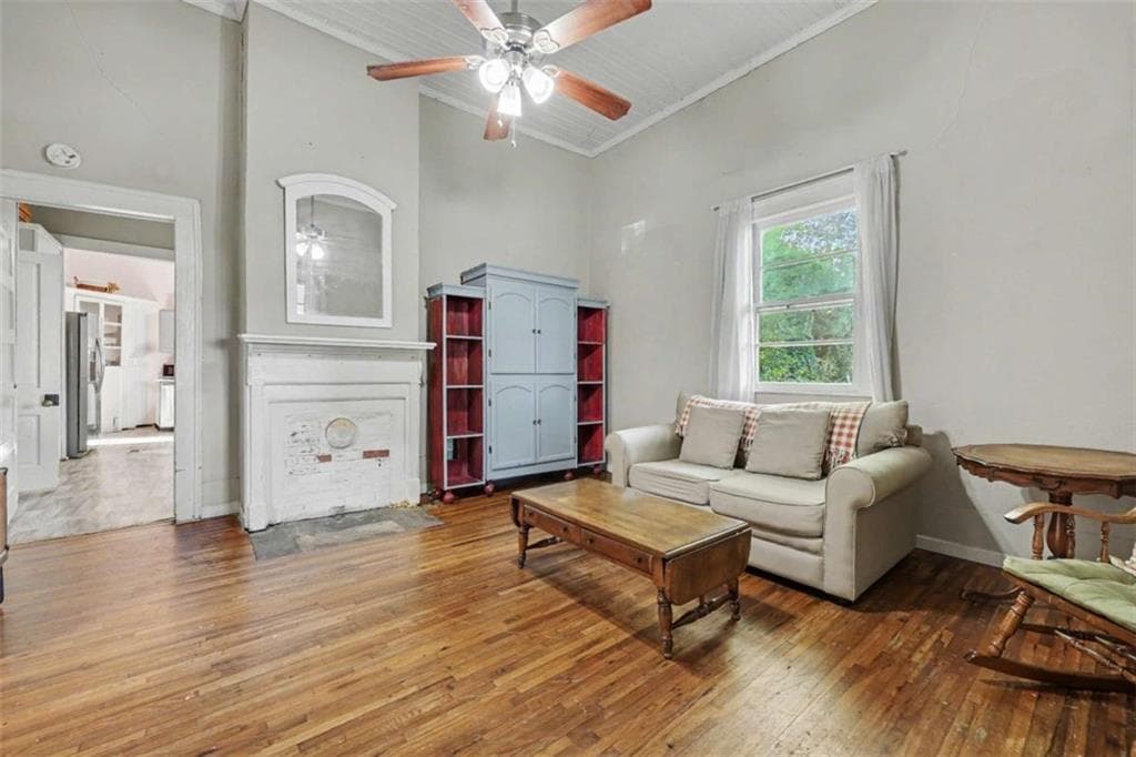 2 bedroom, 2 bathroom, 2,116 sq ft single family residence for sale at 95 Hood Street, Commerce, GA 30529 — photo 5