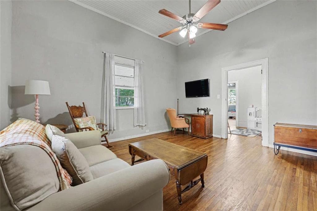2 bedroom, 2 bathroom, 2,116 sq ft single family residence for sale at 95 Hood Street, Commerce, GA 30529 — photo 6