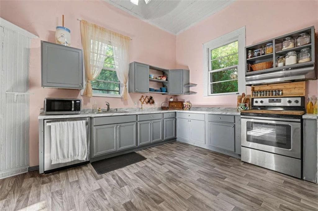 2 bedroom, 2 bathroom, 2,116 sq ft single family residence for sale at 95 Hood Street, Commerce, GA 30529 — photo 8