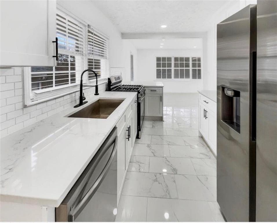 3 bedroom, 2 bathroom, 1,046 sq ft single family residence for rent at 136 Victor Circle, Atlanta, GA 30314 for $2,000 a month — photo 4