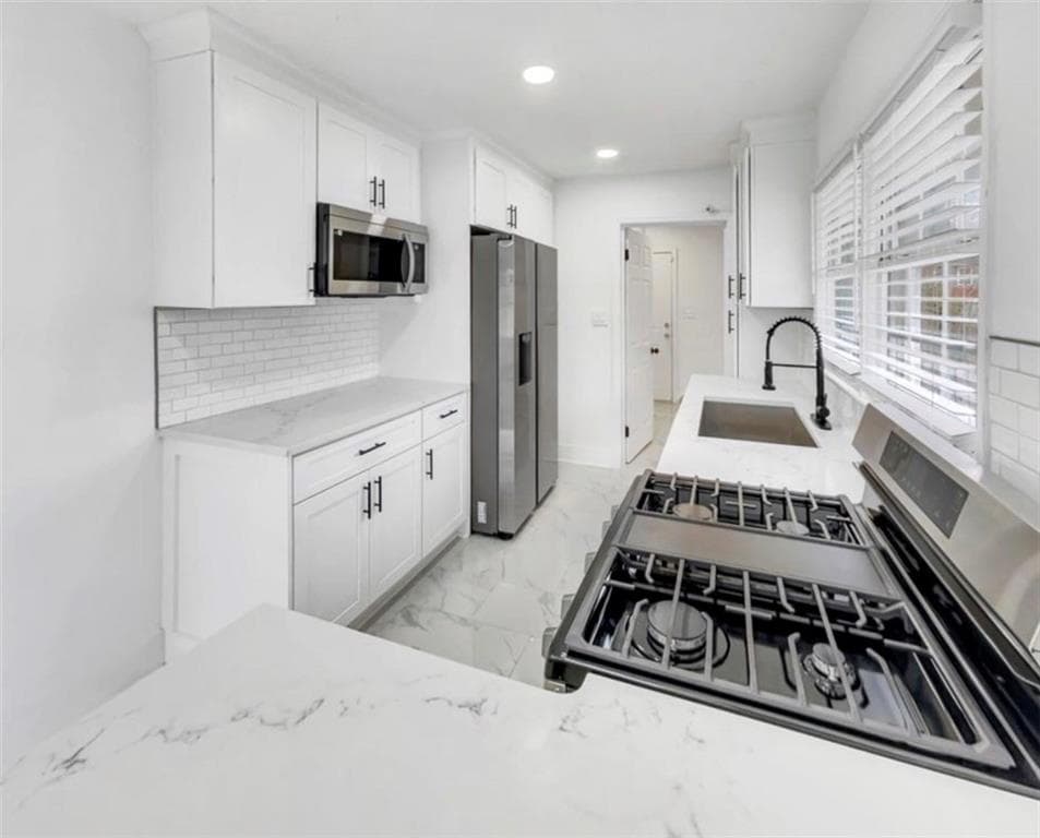 3 bedroom, 2 bathroom, 1,046 sq ft single family residence for rent at 136 Victor Circle, Atlanta, GA 30314 for $2,000 a month — photo 5