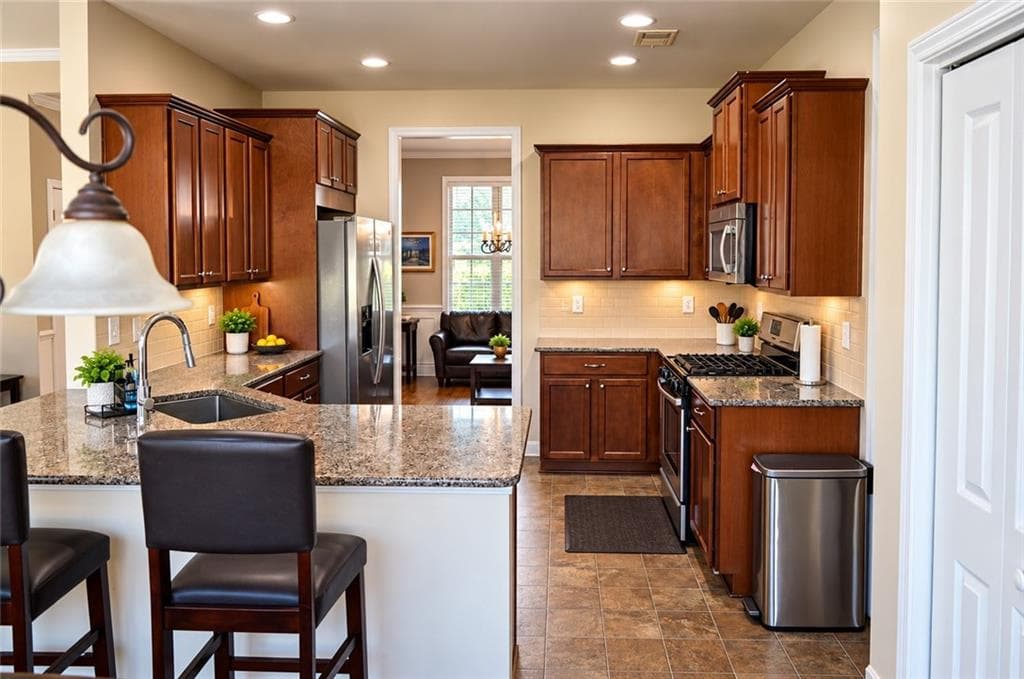 4 bedroom, 3 bathroom, 2,585 sq ft single family residence for sale at 12 Cherokee Rose Run, Dallas, GA 30157 — photo 5