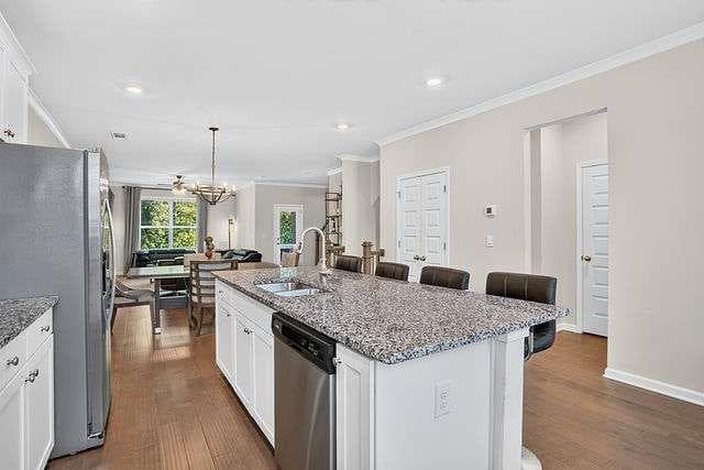 4 bedroom, 4 bathroom, 2,400 sq ft townhouse for sale at 3025 Westpoint Circle, Snellville, GA 30078 — photo 7