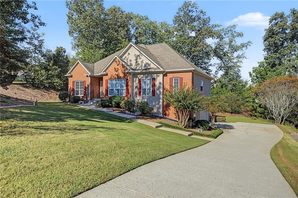 3 bedroom, 2 bathroom, 1,810 sq ft single family residence for sale at 1705 Habersham Marina Road, Cumming, GA 30041 — photo 2