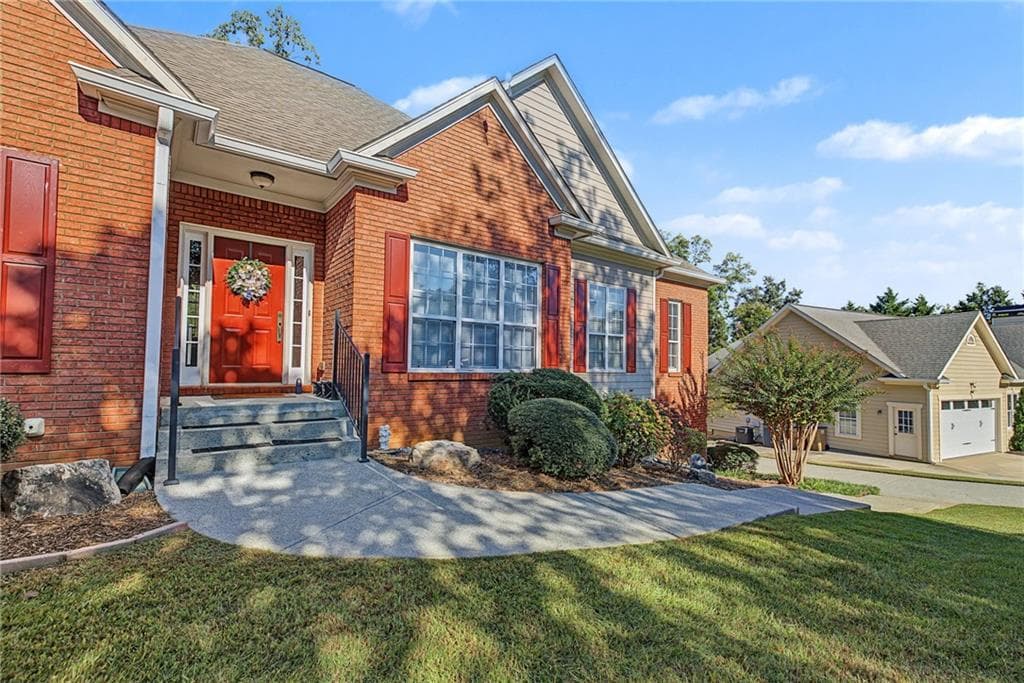 3 bedroom, 2 bathroom, 1,810 sq ft single family residence for sale at 1705 Habersham Marina Road, Cumming, GA 30041 — photo 4
