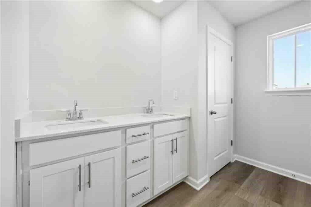 5 bedroom, 3 bathroom, 2,989 sq ft single family residence for sale at 1648 High Falls Lane, Grayson, GA 30017 — photo 10
