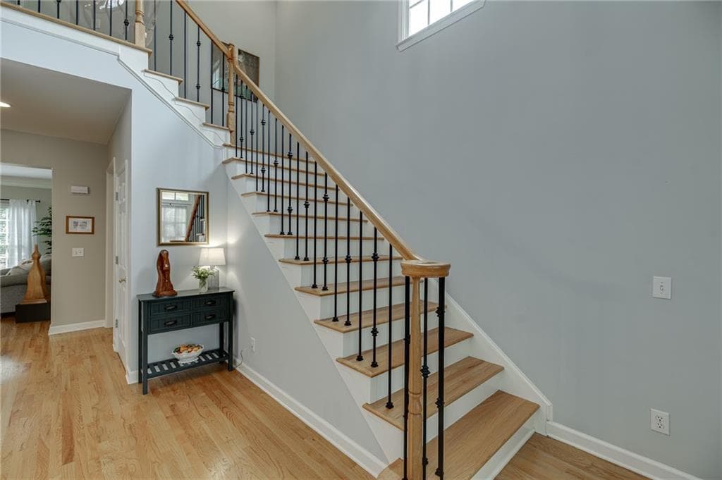 5 bedroom, 4 bathroom, 4,987 sq ft single family residence under contract at 982 Spring Park Lane, Suwanee, GA 30024 — photo 3