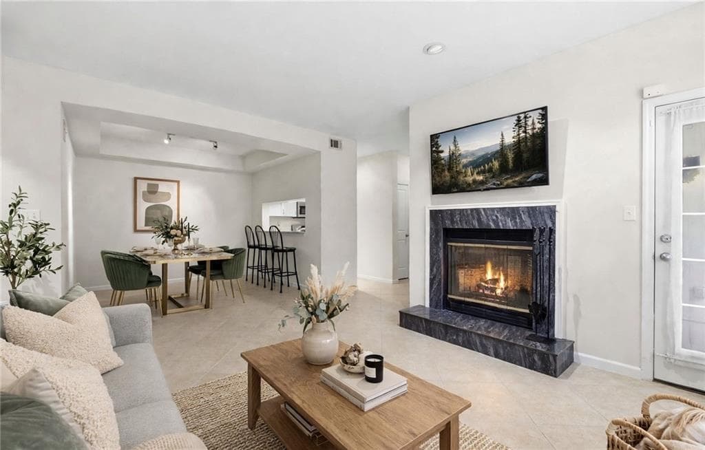 1 bedroom, 1 bathroom, 873 sq ft condominium for sale at 240 Renaissance Parkway 211, Atlanta, GA 30308