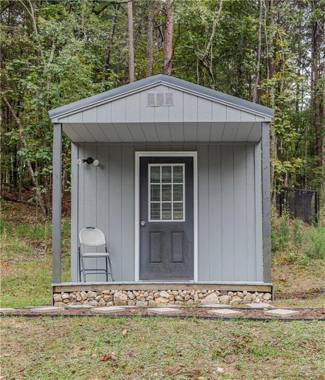 1 bedroom, 1 bathroom, 420 sq ft single family residence for sale at 1241 Henderson Circle, Lyerly, GA 30730 — photo 4
