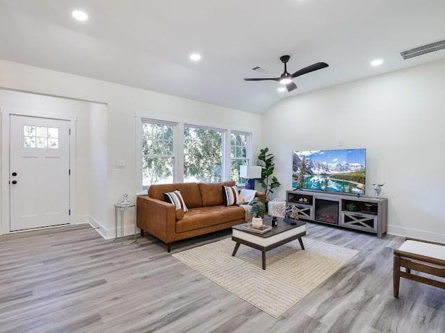 3 bedroom, 2 bathroom, 1,500 sq ft single family residence for sale at 1807 Buckeye Street, Atlanta, GA 30310 — photo 6