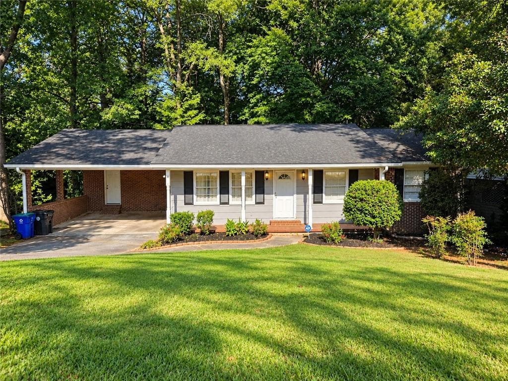 5 bedroom, 3 bathroom, 2,839 sq ft single family residence for sale at 3205 Flamingo Drive, East Point, GA 30344 — photo 1 of 26