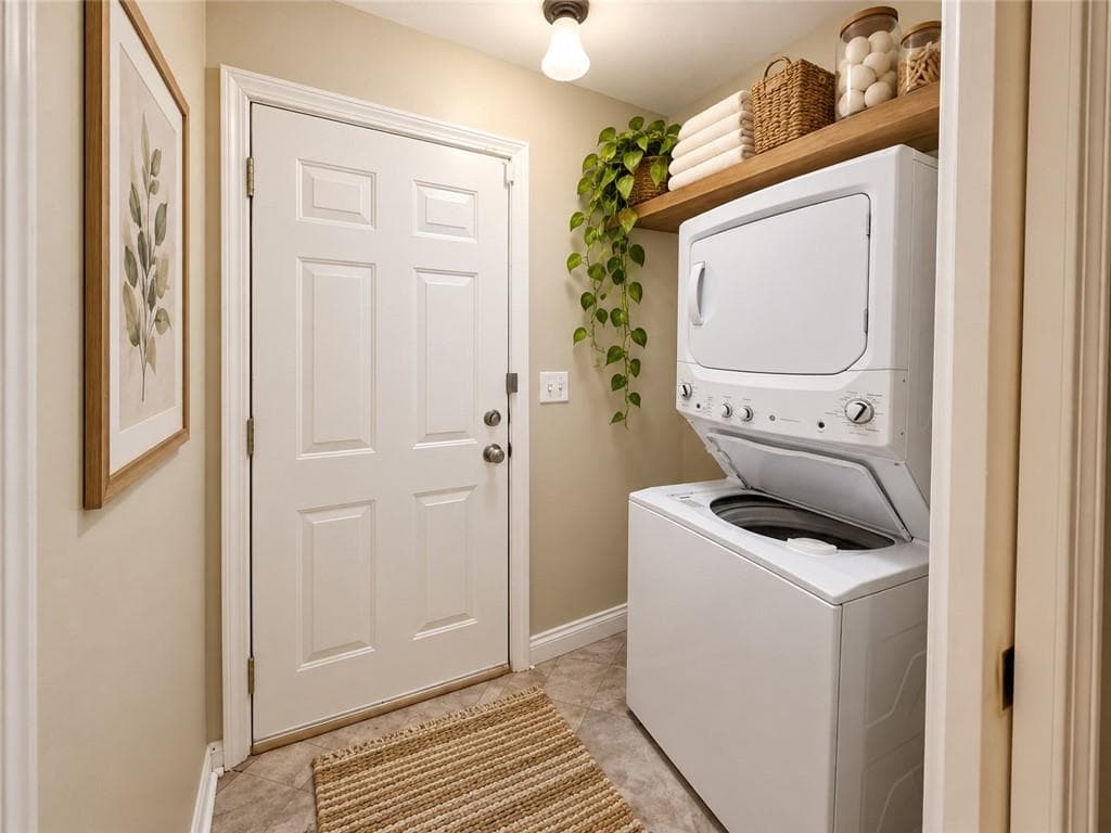 5 bedroom, 3 bathroom, 2,839 sq ft single family residence for sale at 3205 Flamingo Drive, East Point, GA 30344 — photo 10
