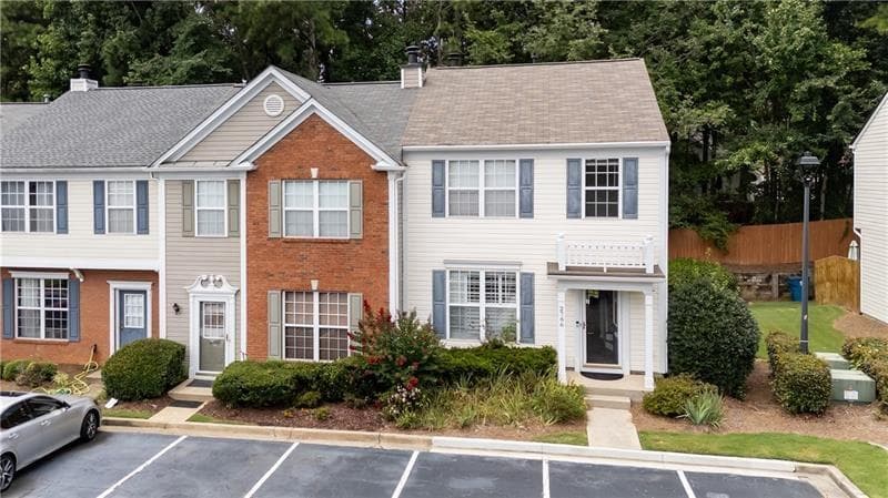 3 bedroom, 3 bathroom, 1,370 sq ft townhouse for sale at 2766 Ashleigh Lane, Alpharetta, GA 30004