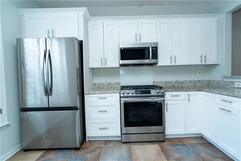 3 bedroom, 3 bathroom, 1,370 sq ft townhouse for sale at 2766 Ashleigh Lane, Alpharetta, GA 30004 — photo 7
