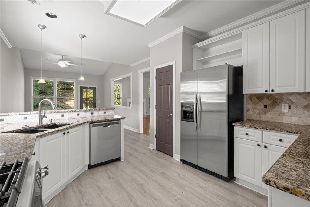 4 bedroom, 4 bathroom, 2,930 sq ft single family residence for sale at 310 Vickery Circle, Roswell, GA 30075 — photo 10