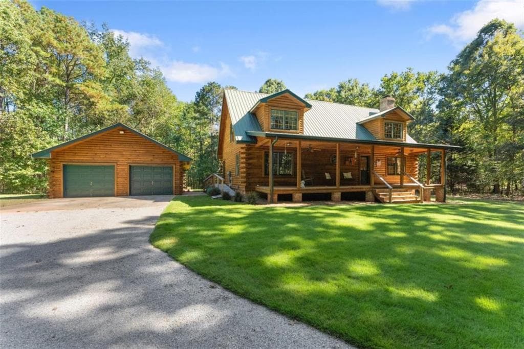 3 bedroom, 2 bathroom, 2,063 sq ft single family residence for sale at 1120 Ridgewood Drive, Pendergrass, GA 30567