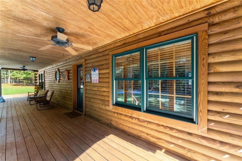 3 bedroom, 2 bathroom, 2,063 sq ft single family residence for sale at 1120 Ridgewood Drive, Pendergrass, GA 30567 — photo 9