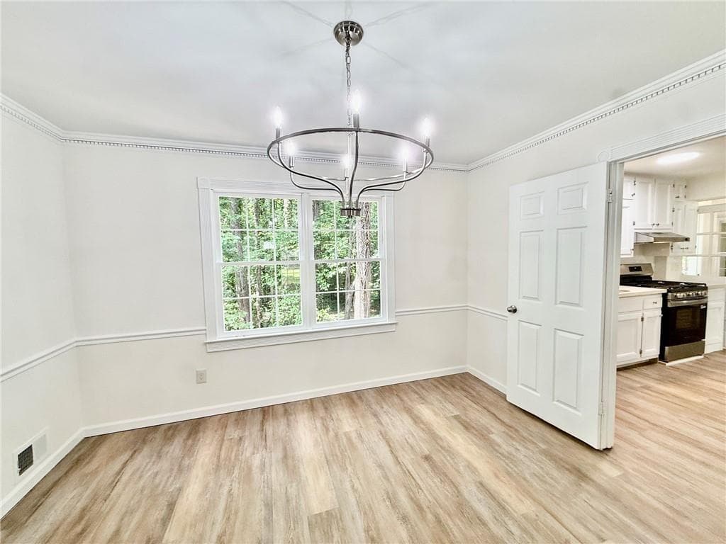 4 bedroom, 3 bathroom, 2,222 sq ft single family residence for sale at 5264 Golfcrest Circle, Stone Mountain, GA 30088 — photo 9