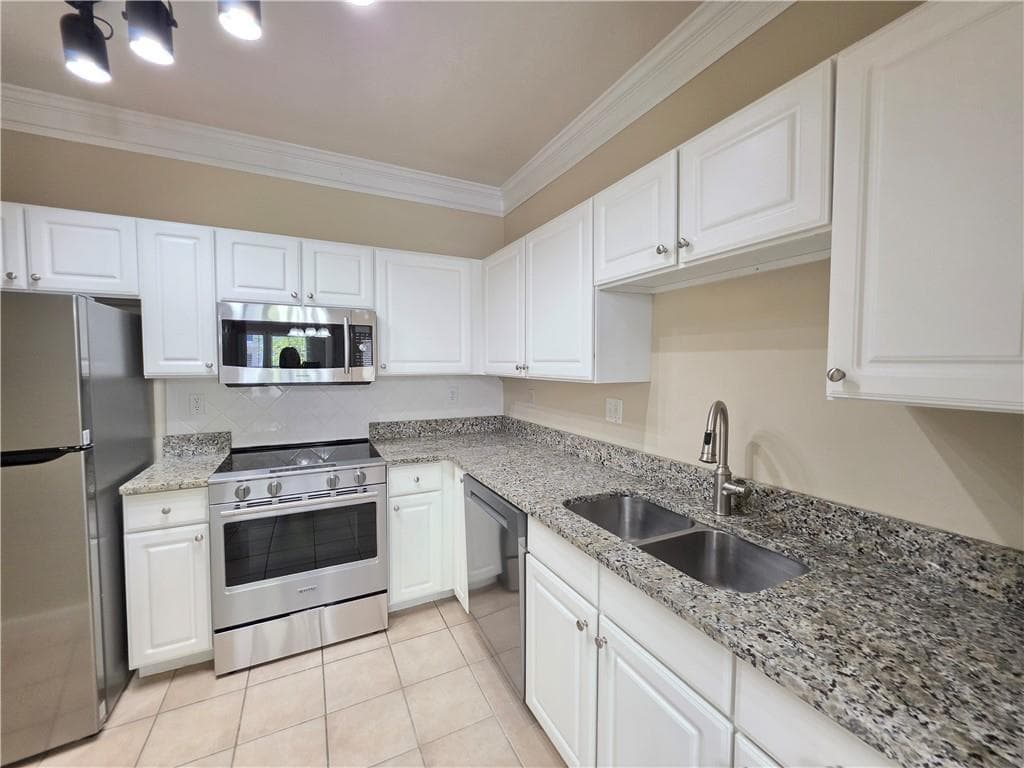 2 bedroom, 2 bathroom, 1,168 sq ft condominium for sale at 1850 Cotillion Drive 3221, Dunwoody, GA 30338 — photo 7