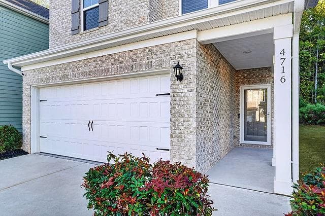 4 bedroom, 3 bathroom, 1,761 sq ft single family residence for rent at 4716 Blake Loop, South Fulton, GA 30349 for $2,800 a month — photo 2