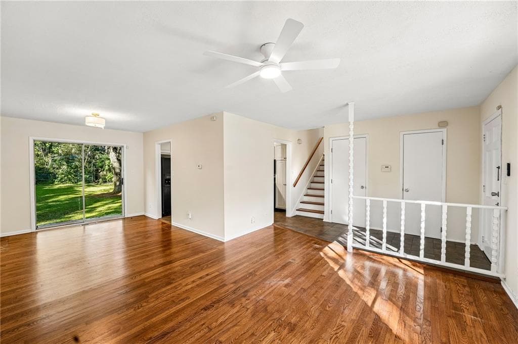 4 bedroom, 2 bathroom, 1,649 sq ft single family residence for sale at 1655 Mohawk Place, Smyrna, GA 30080 — photo 3