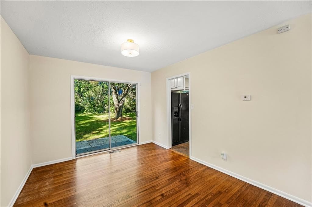 4 bedroom, 2 bathroom, 1,649 sq ft single family residence for sale at 1655 Mohawk Place, Smyrna, GA 30080 — photo 5