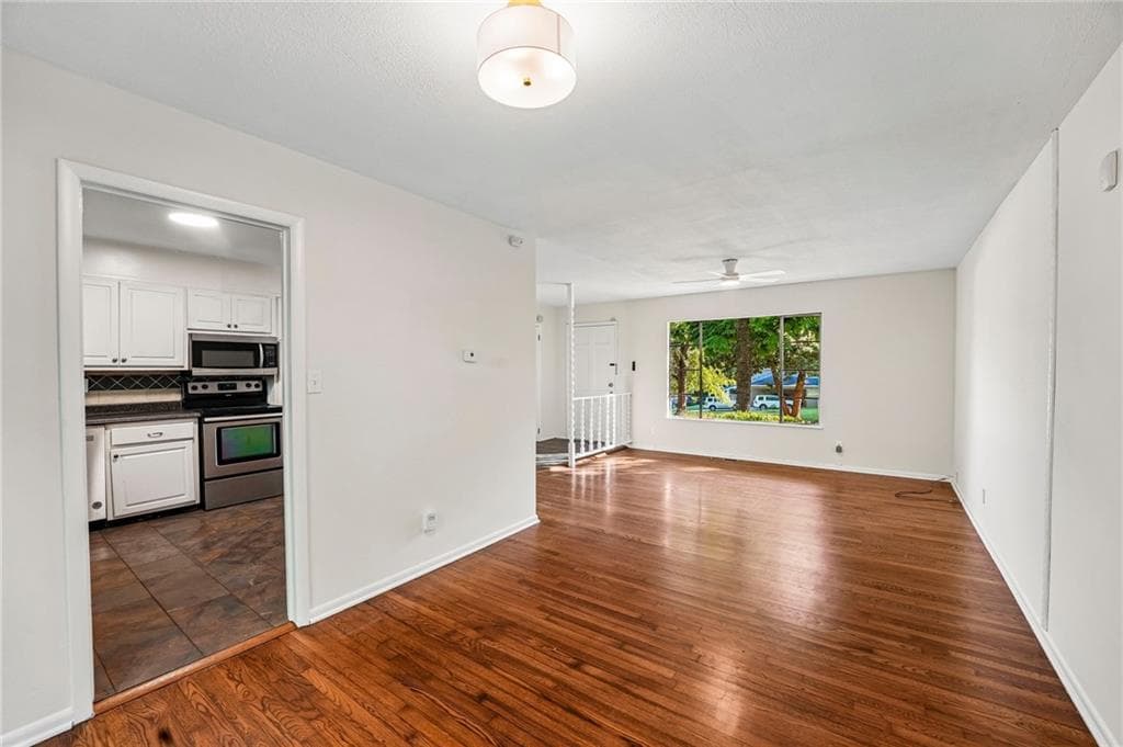 4 bedroom, 2 bathroom, 1,649 sq ft single family residence for sale at 1655 Mohawk Place, Smyrna, GA 30080 — photo 6
