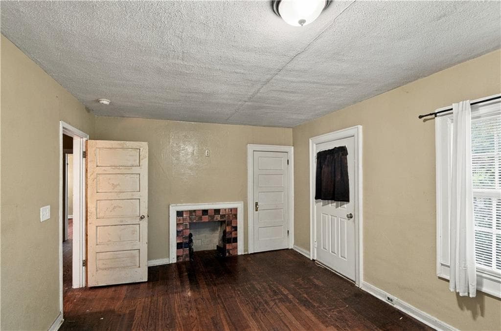 3 bedroom, 1 bathroom, 2,952 sq ft single family residence for sale at 620 S Gordon Circle, Hapeville, GA 30354 — photo 6