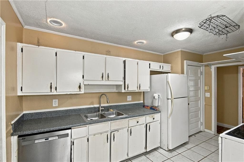 3 bedroom, 1 bathroom, 2,952 sq ft single family residence for sale at 620 S Gordon Circle, Hapeville, GA 30354 — photo 10