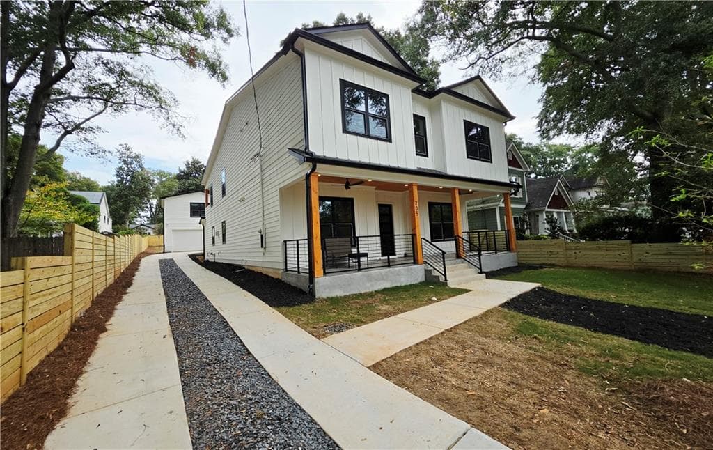 4 bedroom, 5 bathroom, 4,140 sq ft single family residence for sale at 205 Murray Hill Avenue, Atlanta, GA 30317 — photo 2
