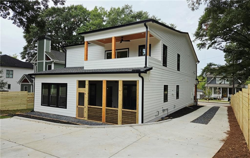 4 bedroom, 5 bathroom, 4,140 sq ft single family residence for sale at 205 Murray Hill Avenue, Atlanta, GA 30317 — photo 5