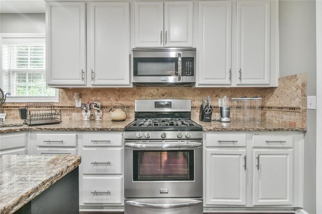 5 bedroom, 3 bathroom, 2,832 sq ft single family residence for rent at 987 Park Hollow Way, Lawrenceville, GA 30043 for $2,700 a month — photo 10