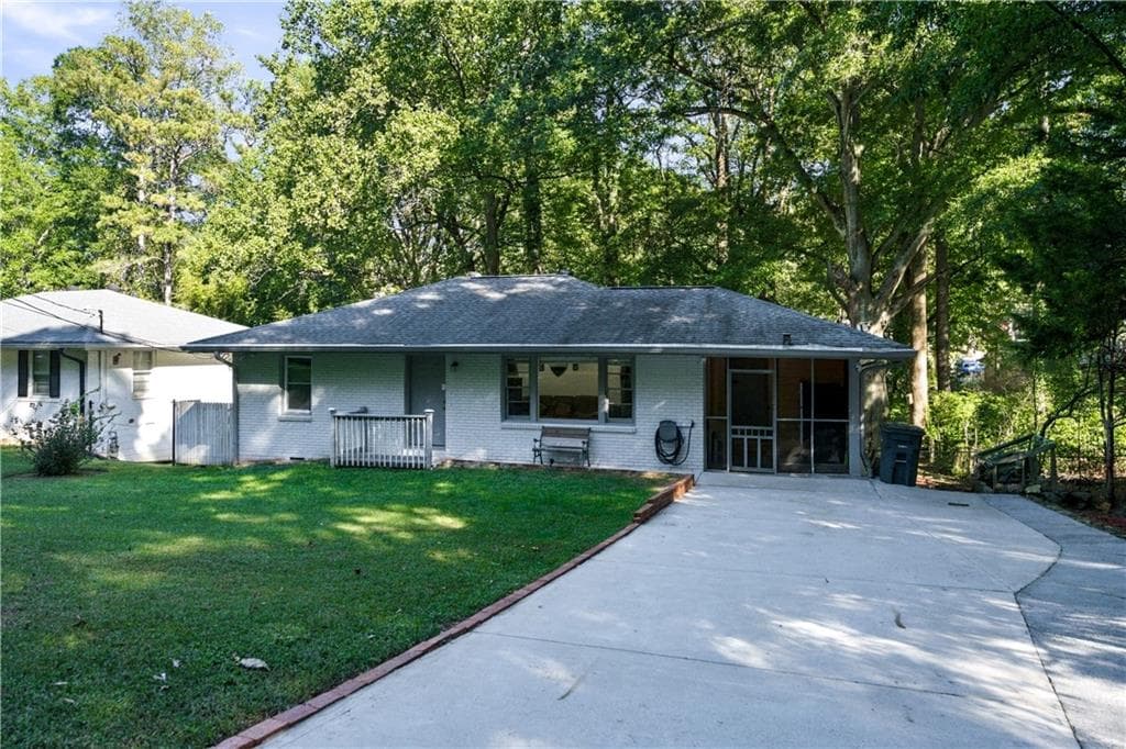 4 bedroom, 2 bathroom, 1,141 sq ft single family residence for sale at 169 Herbert Drive, Marietta, GA 30067 — photo 2