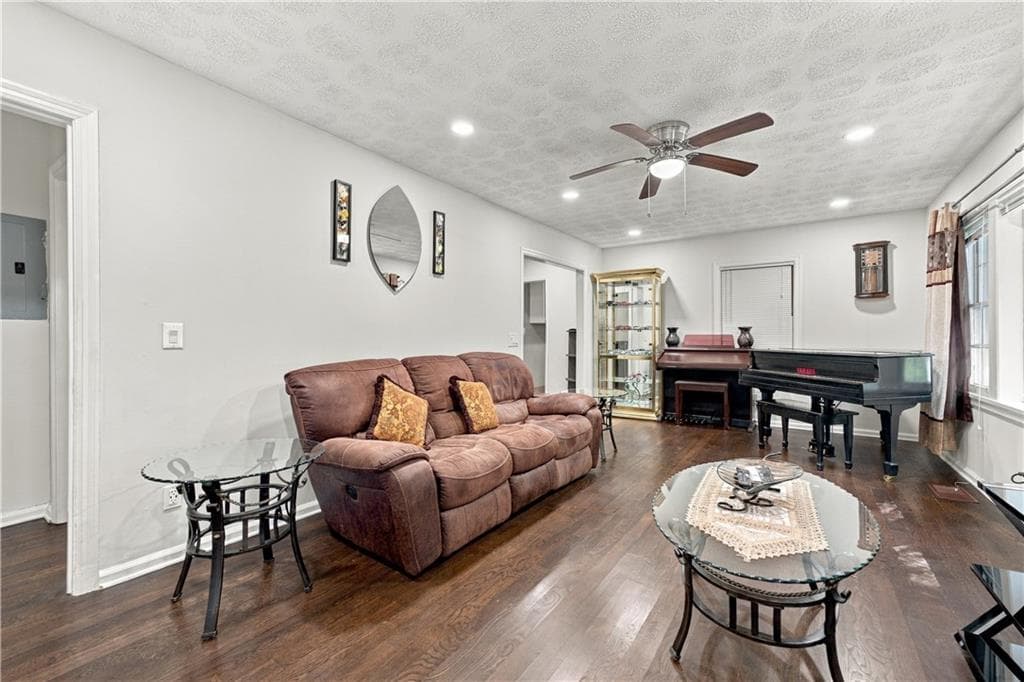 4 bedroom, 2 bathroom, 1,141 sq ft single family residence for sale at 169 Herbert Drive, Marietta, GA 30067 — photo 6